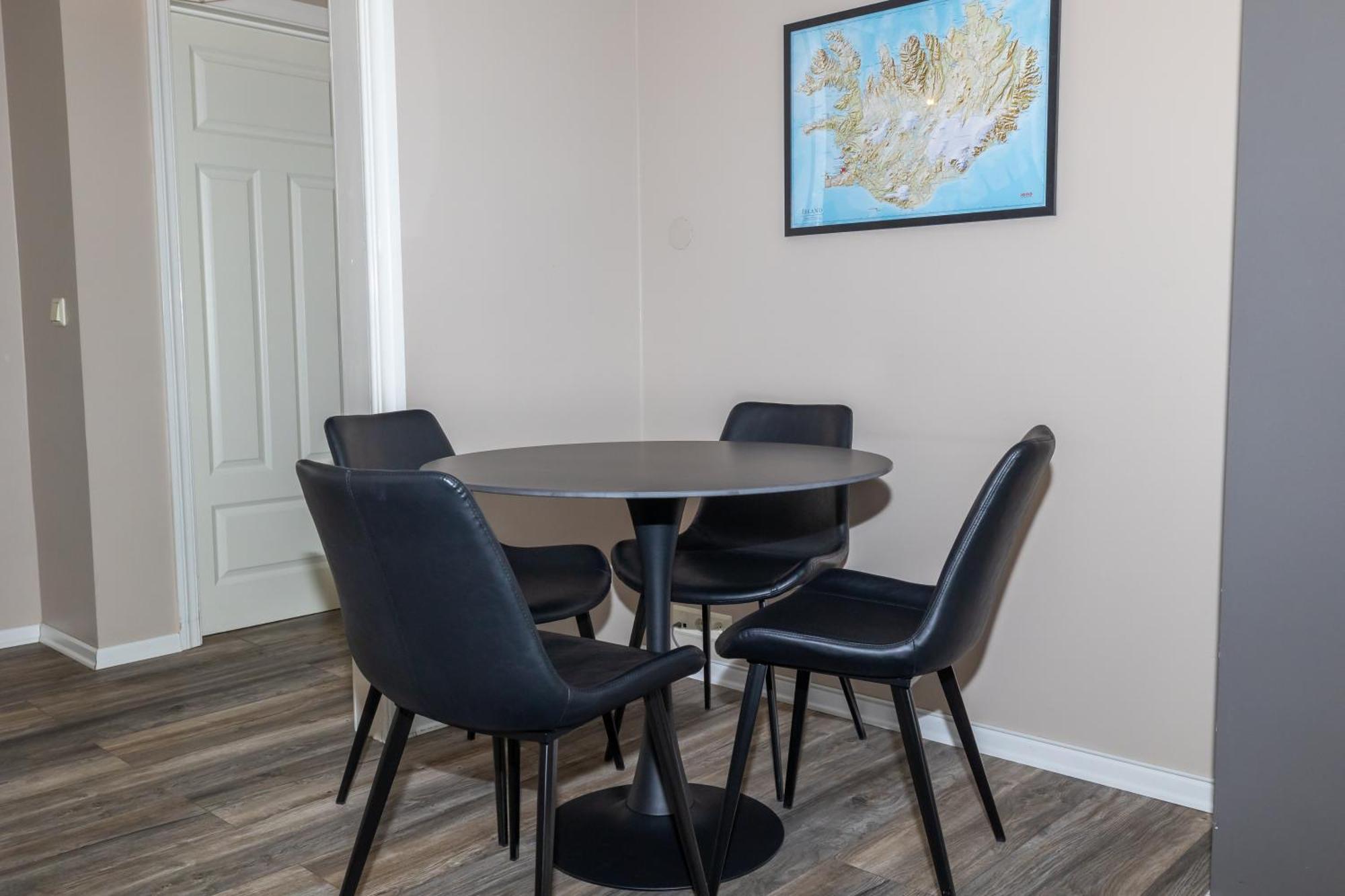 Bjarnabuth Apartamento Húsavík Quarto foto